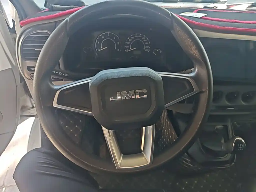 JMC Tesla — фото 10