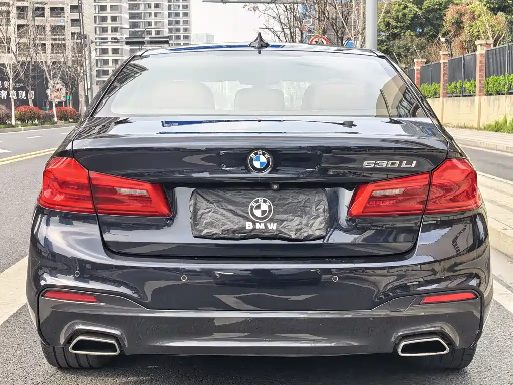BMW 5 Series — фото 14