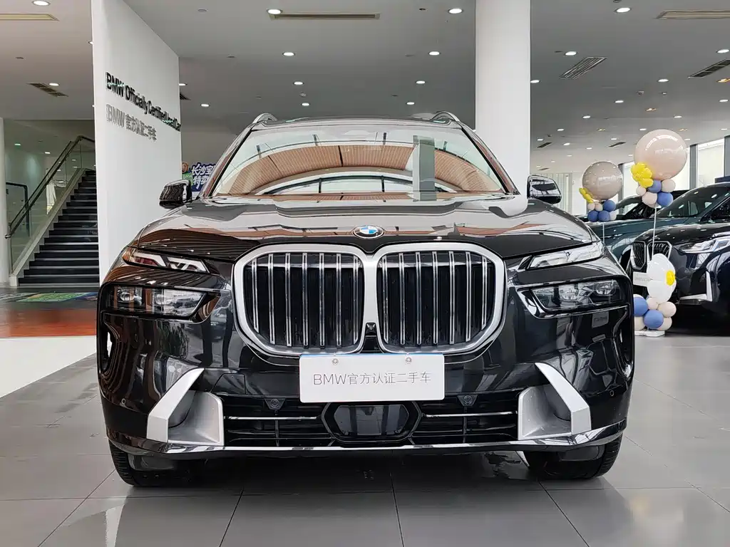 BMW X7 — фото 2
