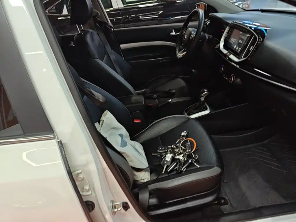 Kia KX1 — фото 19
