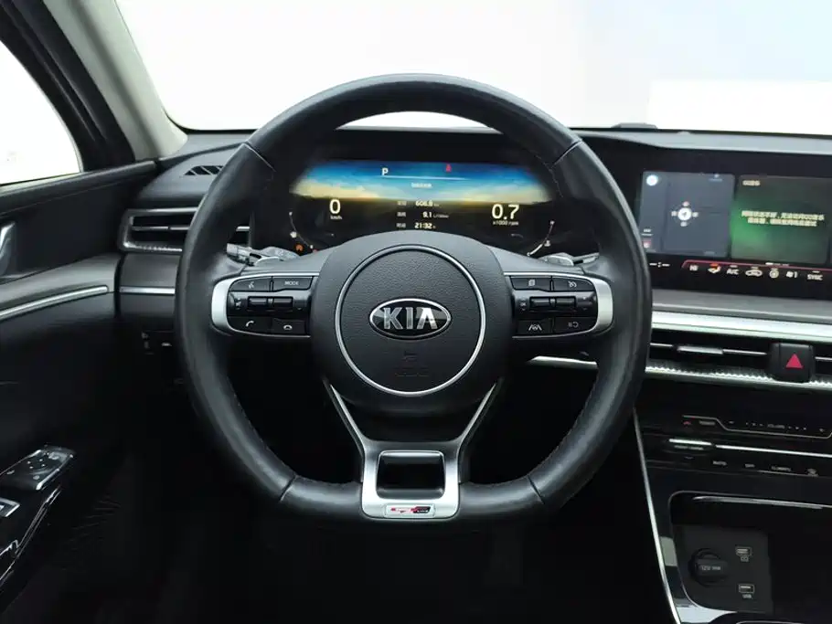 Kia K5 — фото 15