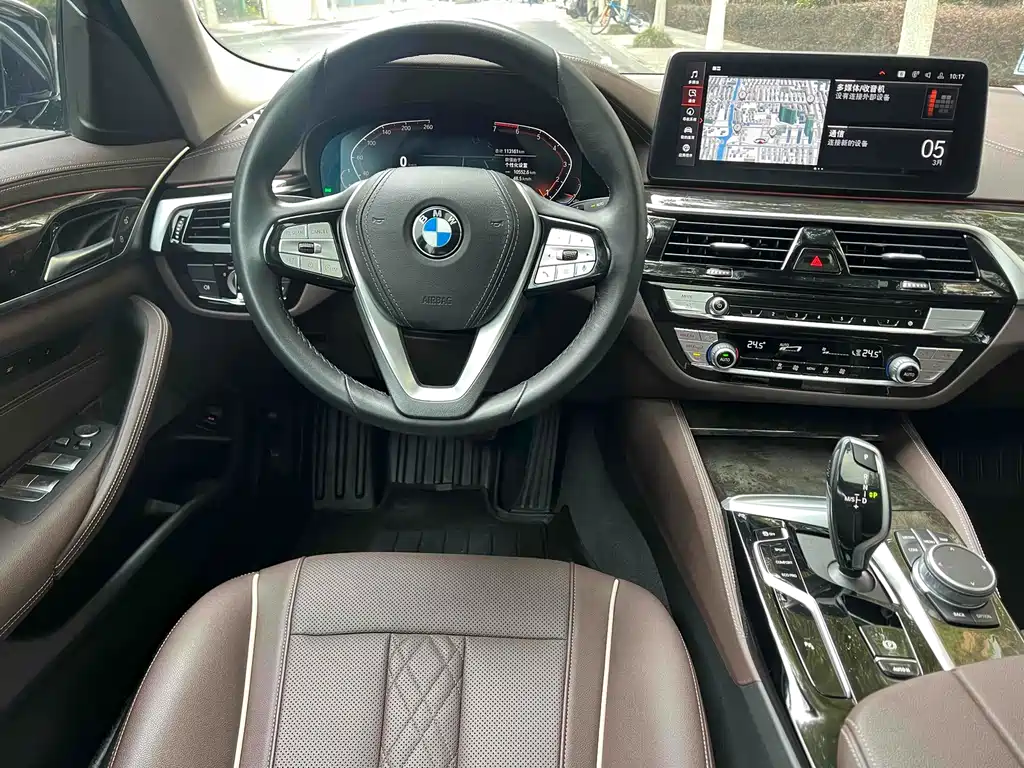 BMW 5 Series — фото 13