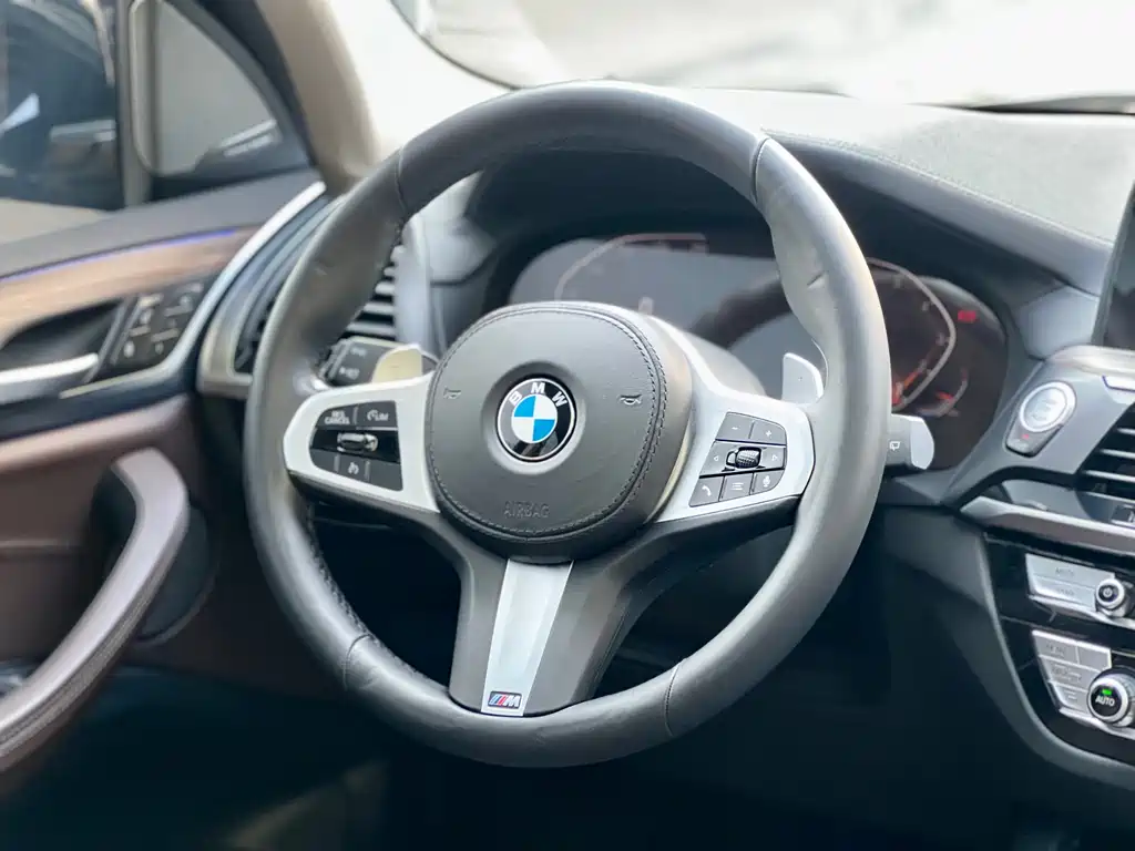 BMW X3 — фото 35