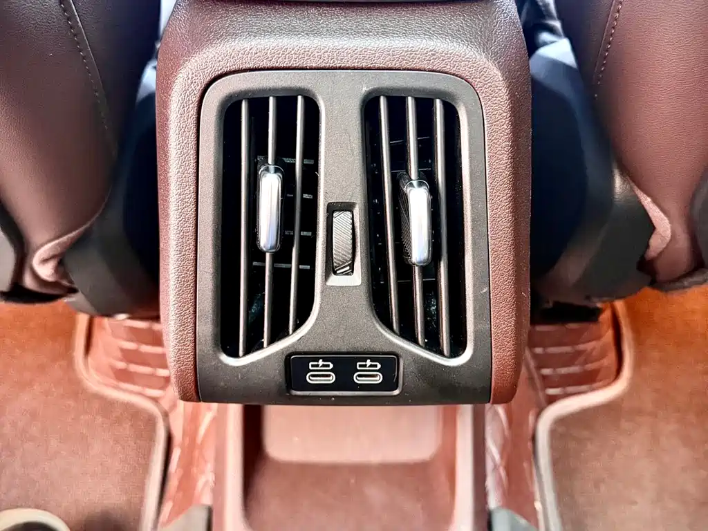 BMW X1 — фото 18