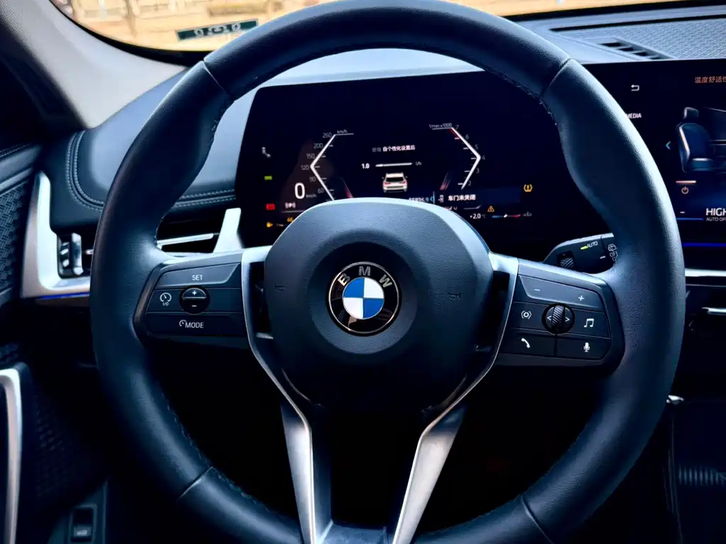 BMW X1 — фото 23