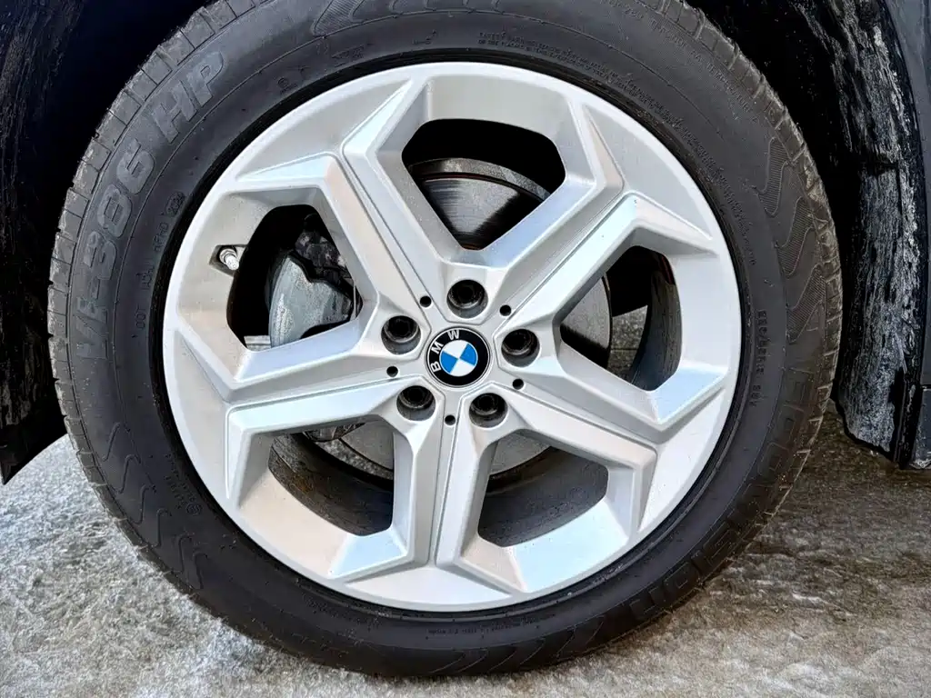 BMW X1 — фото 9