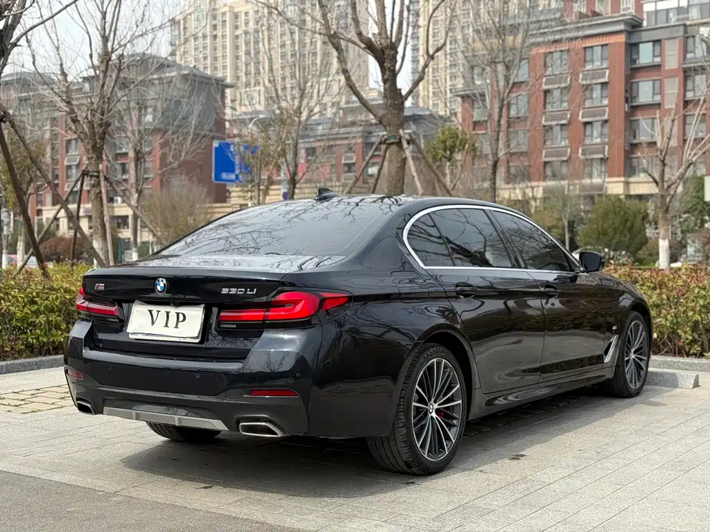 BMW 5 Series — фото 20