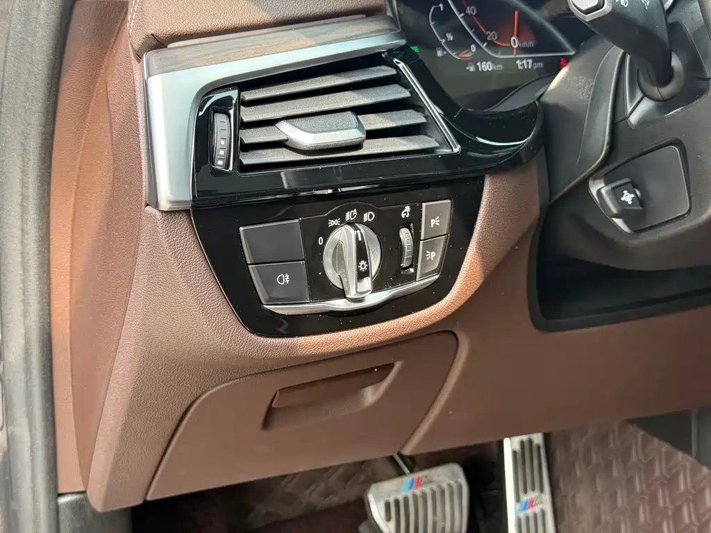 BMW 5 Series — фото 23