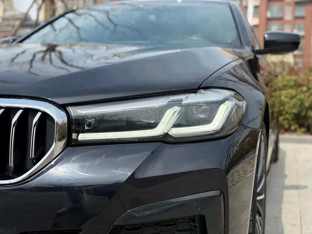 BMW 5 Series — фото 4