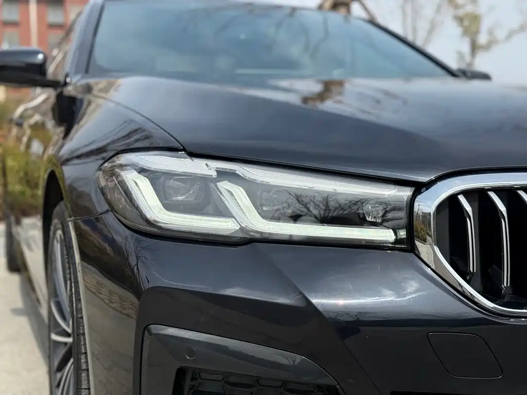 BMW 5 Series — фото 5