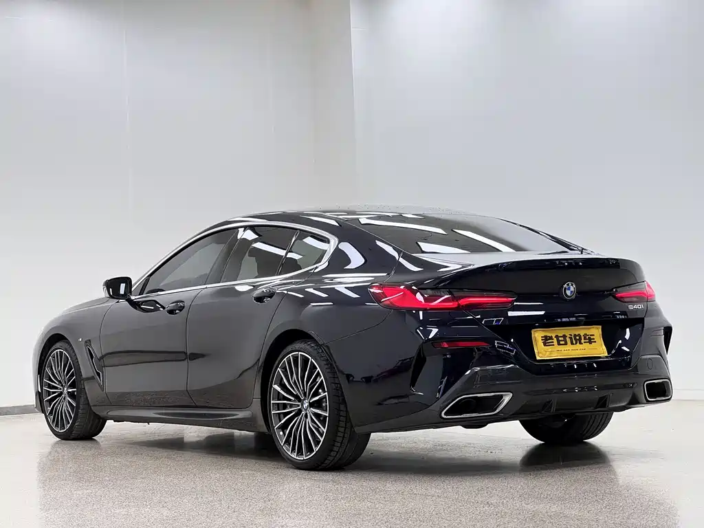 BMW 8 Series — фото 6