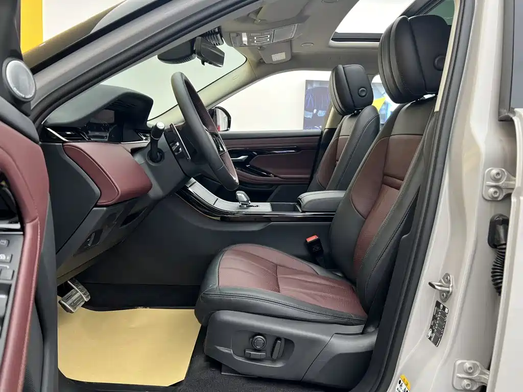 Land Rover Evoque — фото 17