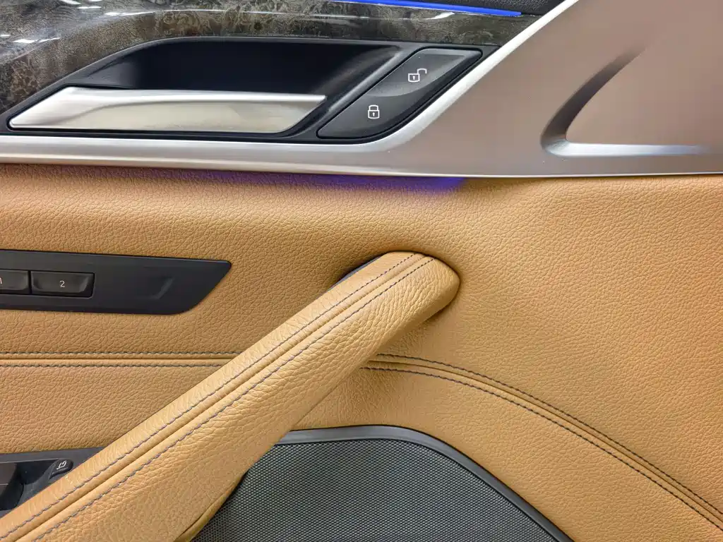BMW 5 Series — фото 14