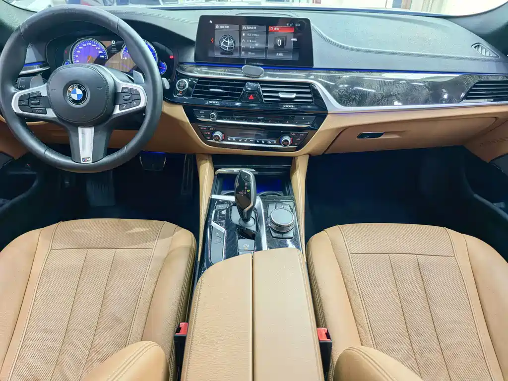 BMW 5 Series — фото 15