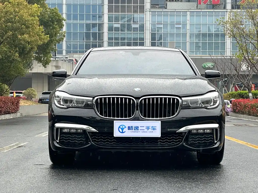 BMW 7 Series — фото 2