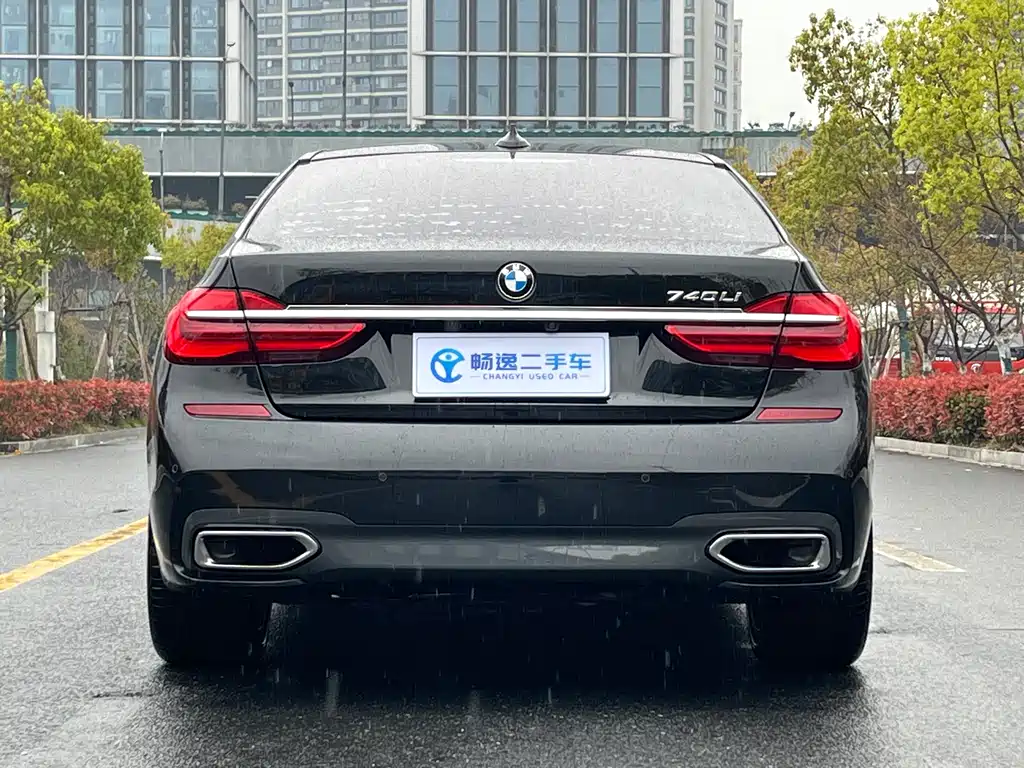 BMW 7 Series — фото 4