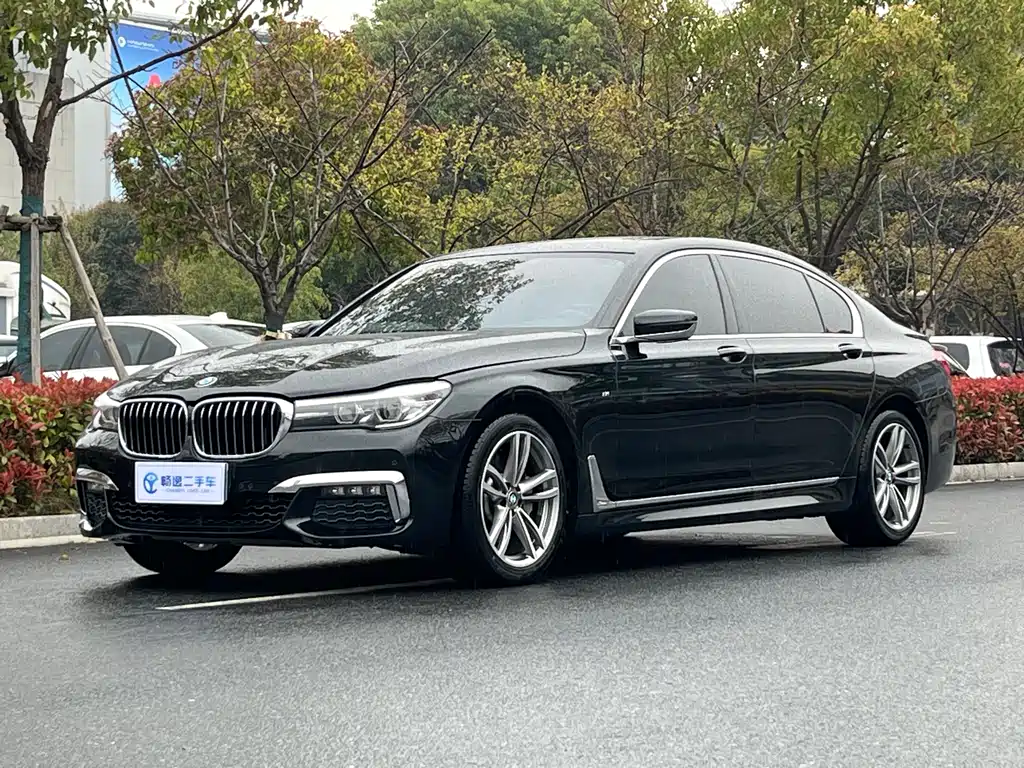 BMW 7 Series — фото 1