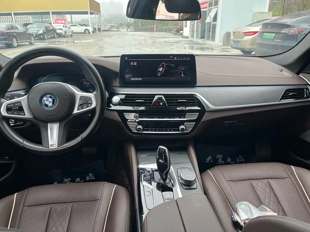 BMW 5 Series New Energy — фото 14