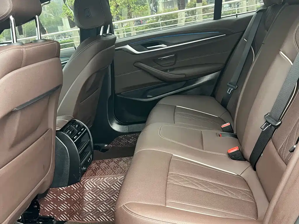 BMW 5 Series New Energy — фото 15