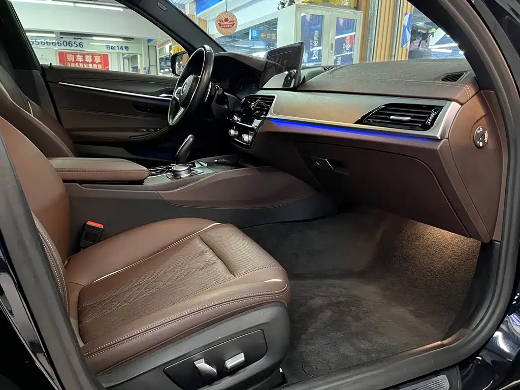 BMW 5 Series — фото 14
