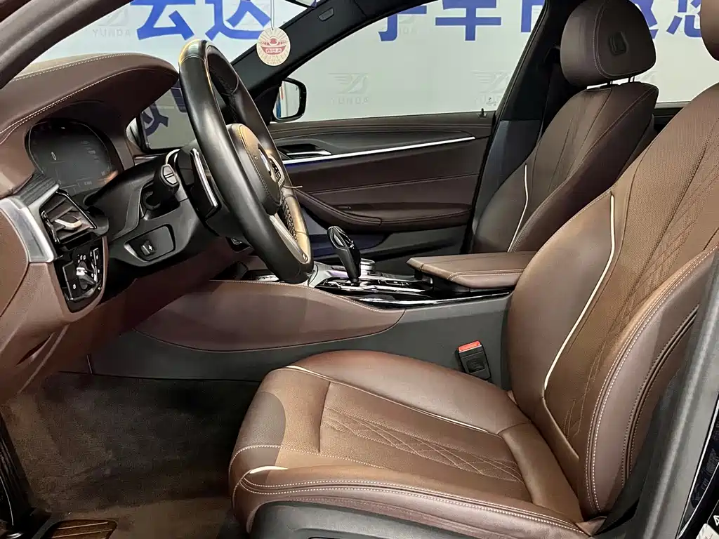 BMW 5 Series — фото 10