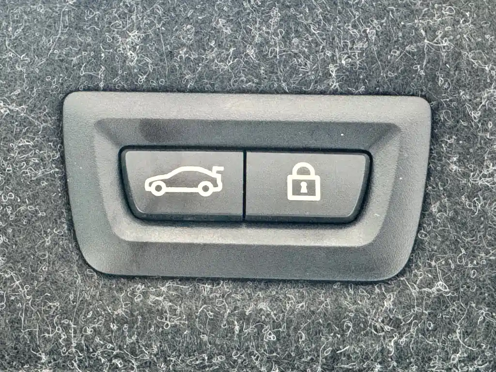 BMW 5 Series — фото 11