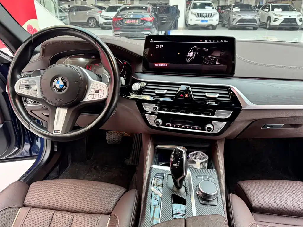 BMW 5 Series — фото 26