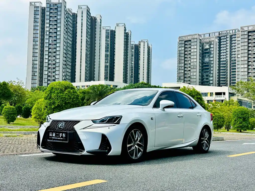 Lexus IS — фото 2