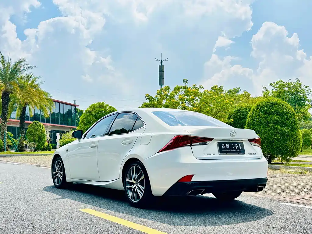 Lexus IS — фото 8