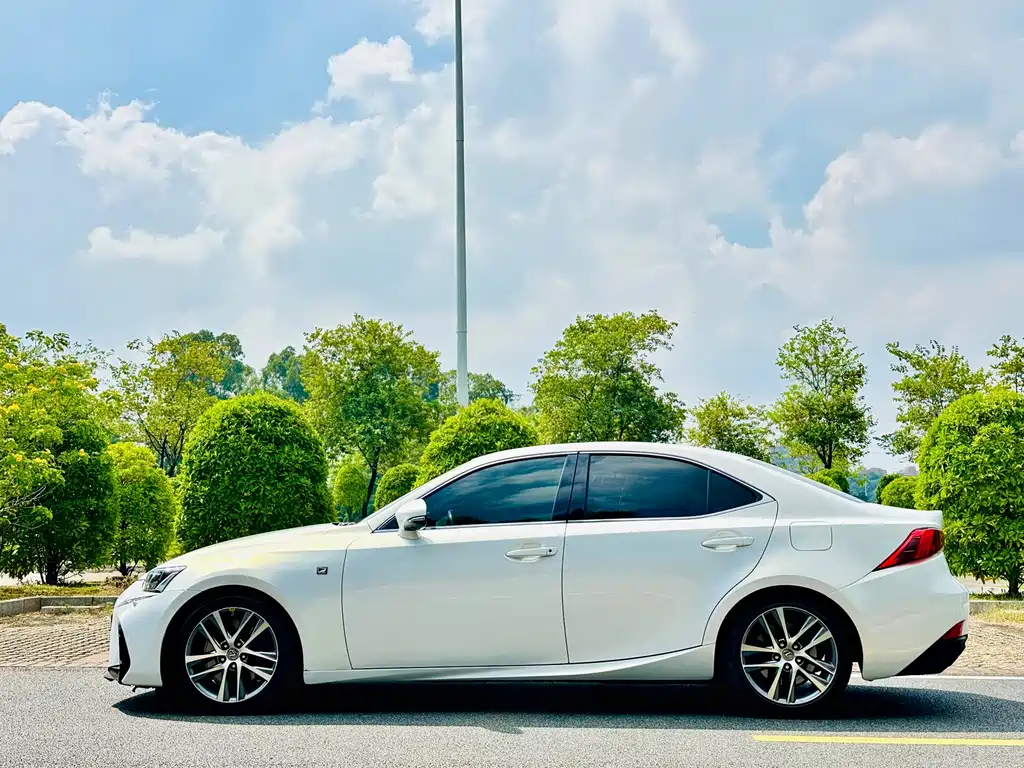 Lexus IS — фото 9