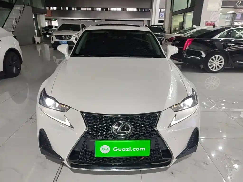 Lexus IS — фото 2