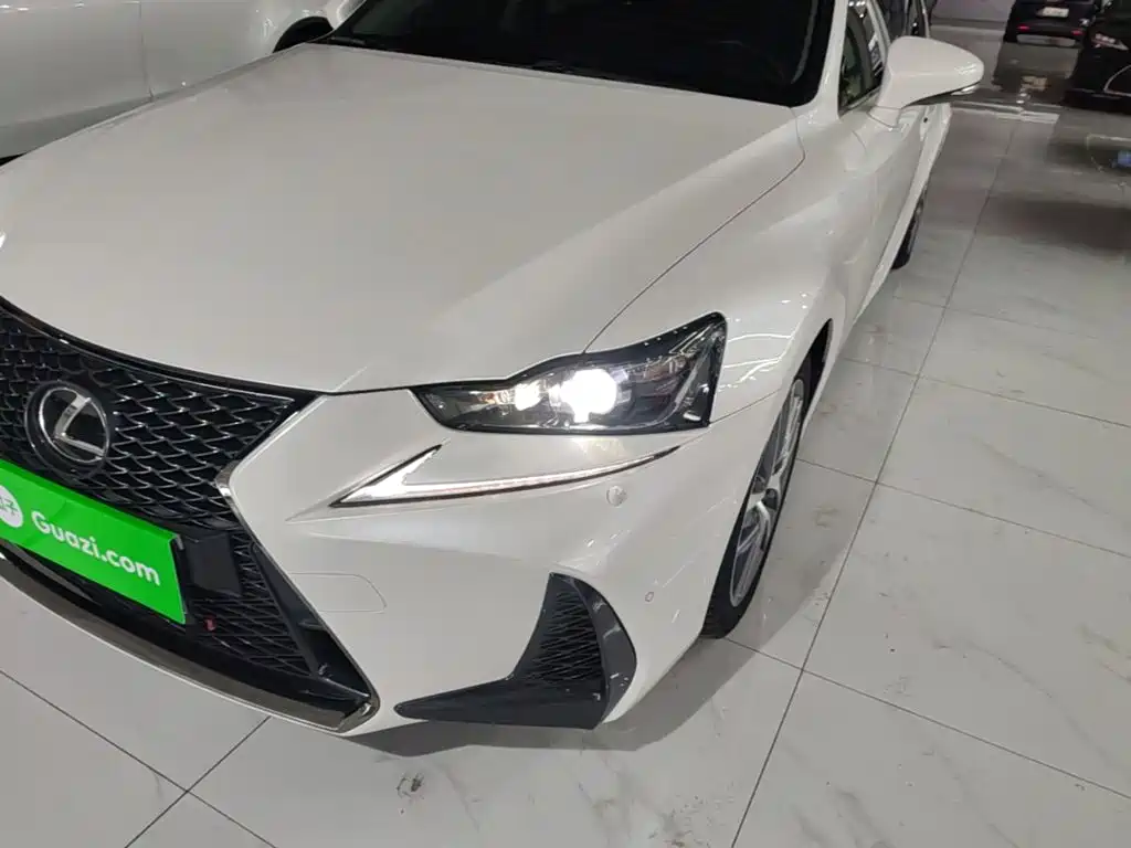 Lexus IS — фото 23