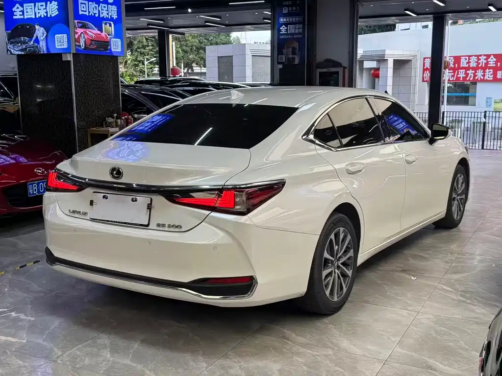 Lexus ES — фото 6