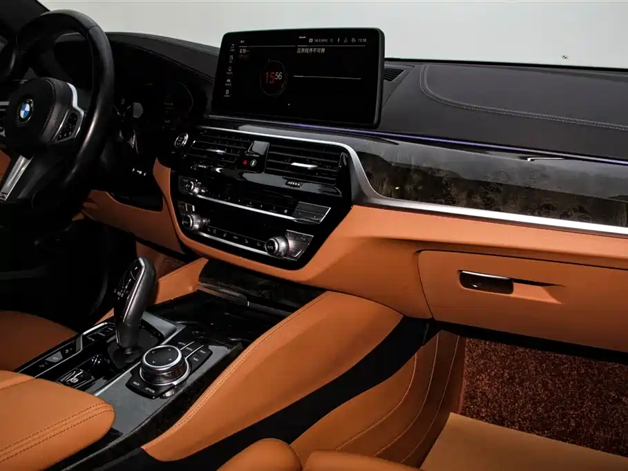 BMW 6 Series GT — фото 10