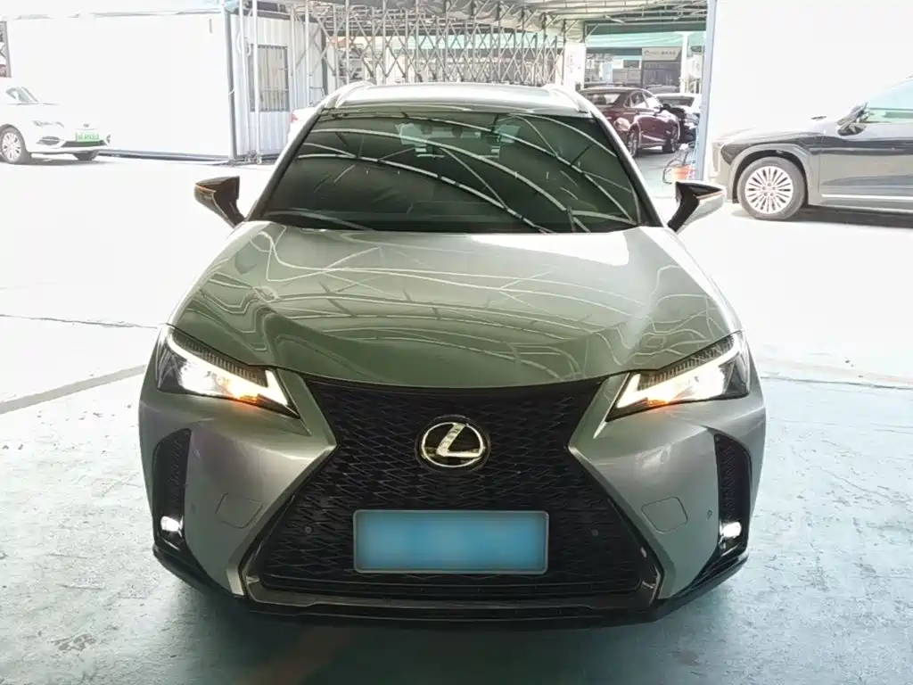Lexus UX — фото 2
