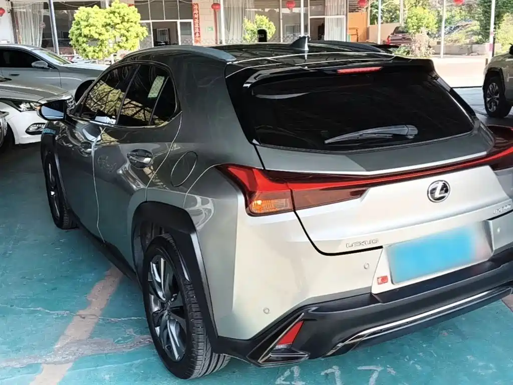 Lexus UX — фото 4