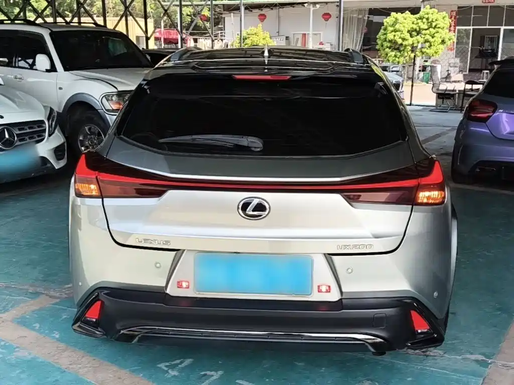 Lexus UX — фото 5