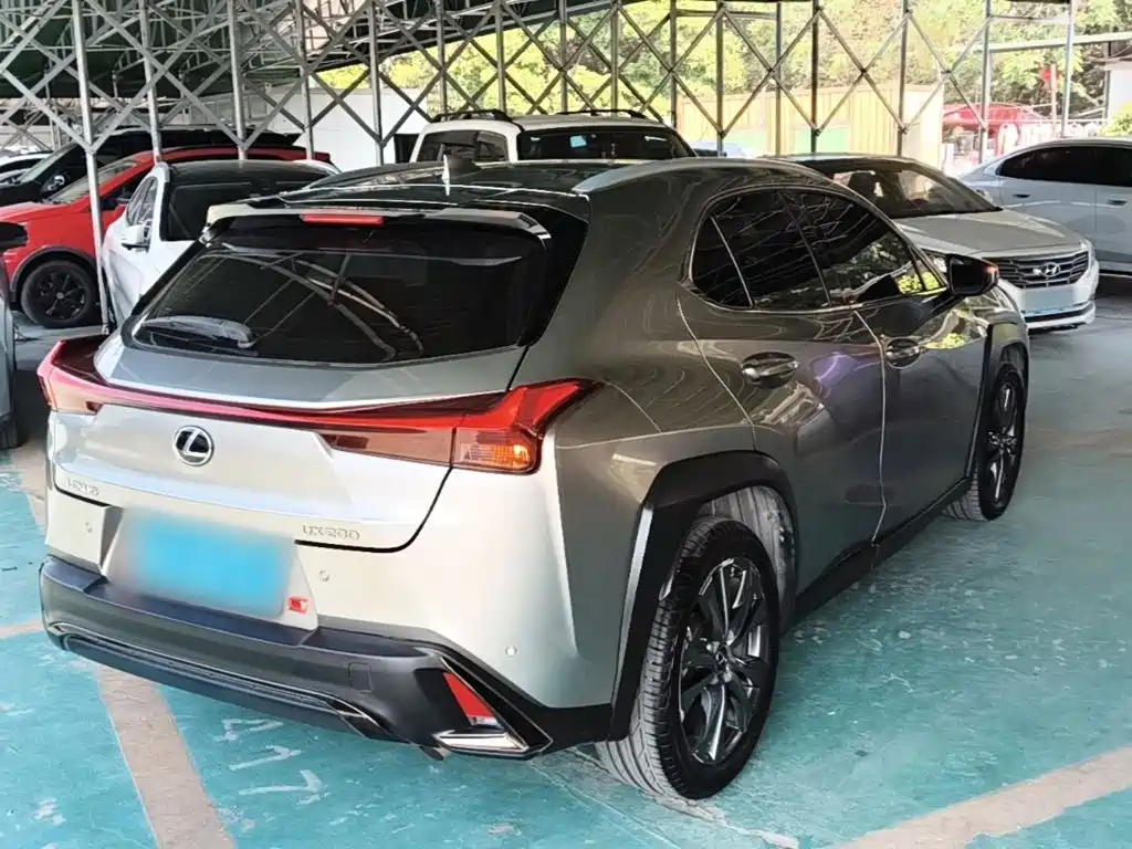 Lexus UX — фото 6