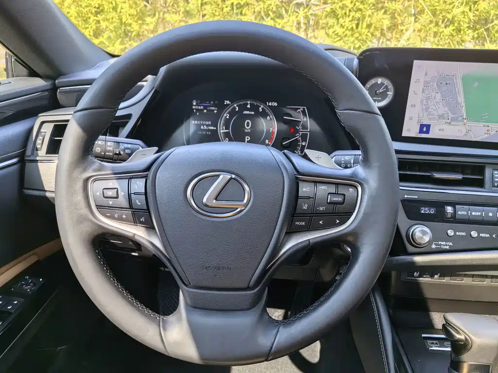 Lexus ES — фото 16