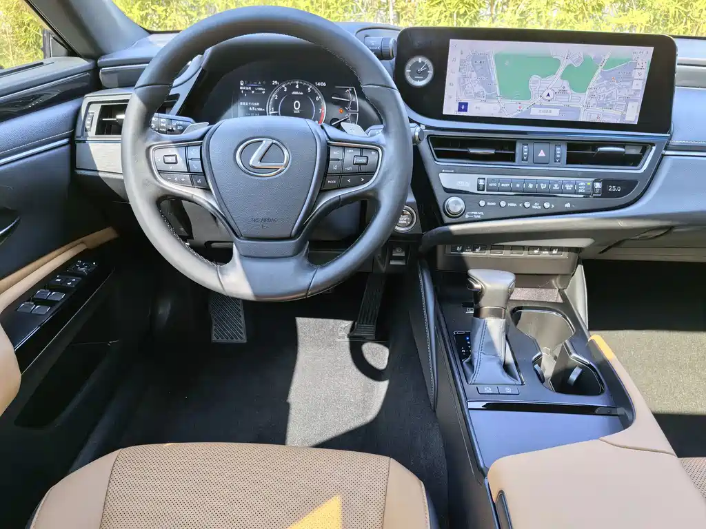 Lexus ES — фото 18