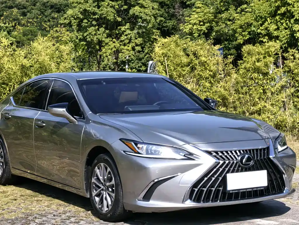 Lexus ES — фото 21