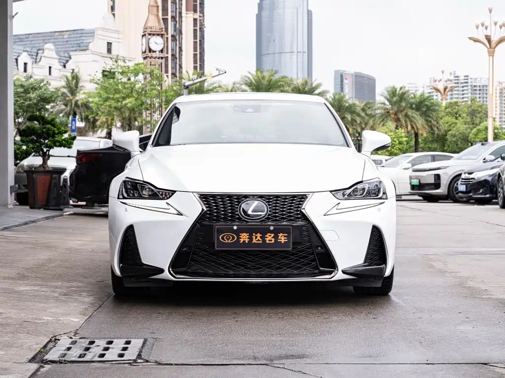 Lexus IS — фото 2