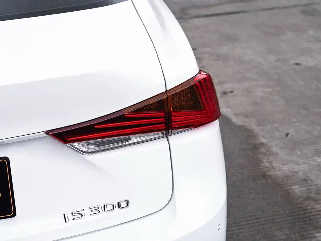 Lexus IS — фото 7