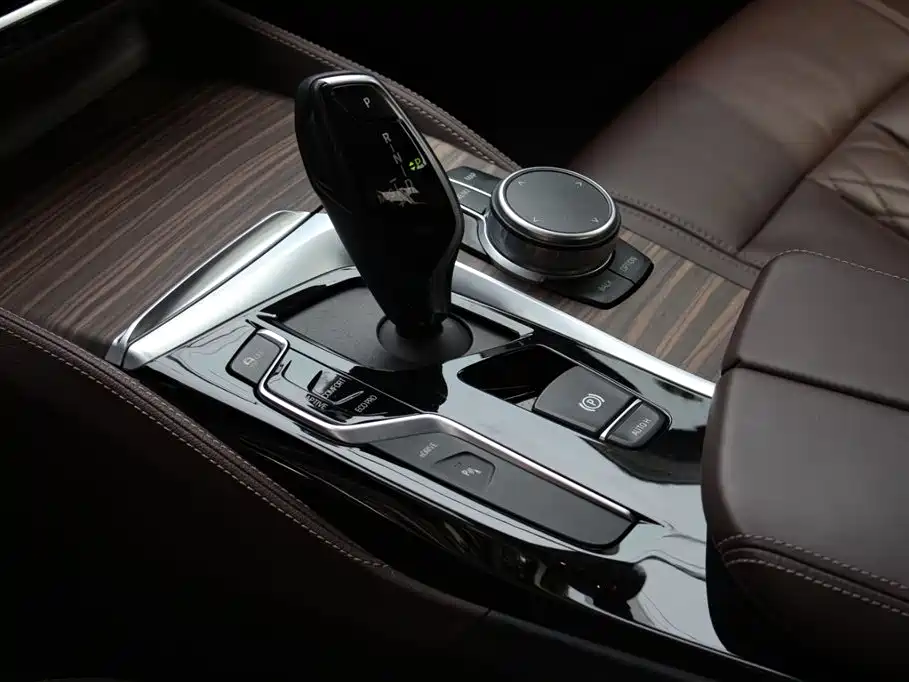 BMW 5 Series New Energy — фото 15