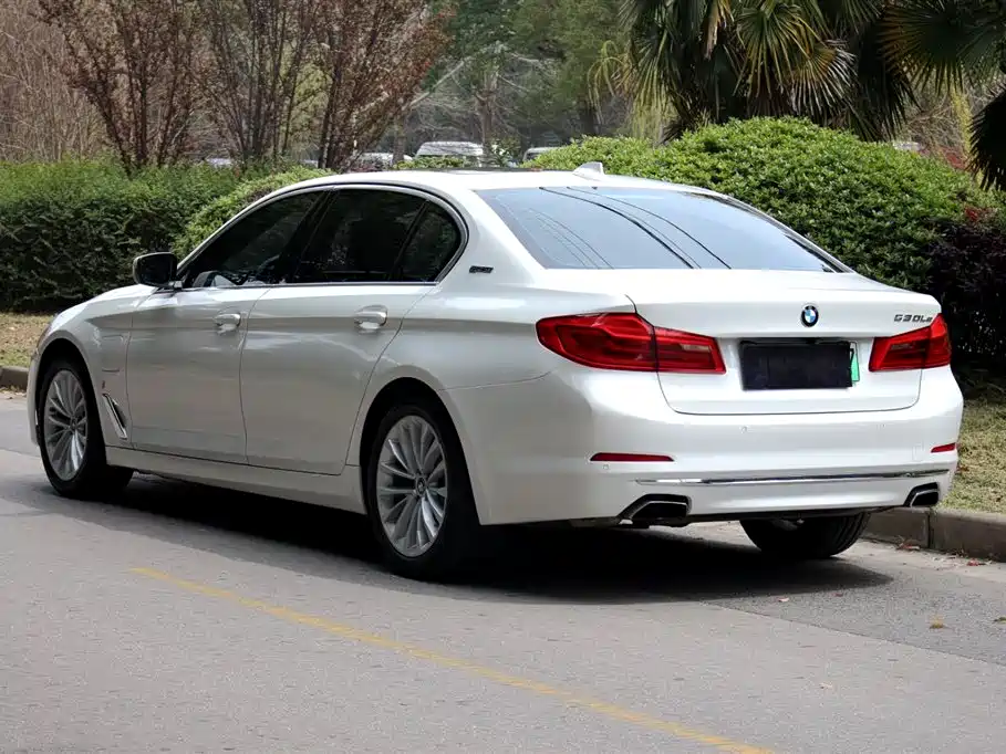 BMW 5 Series New Energy — фото 5