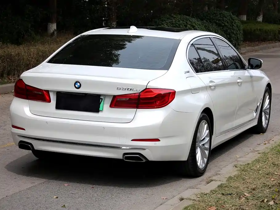 BMW 5 Series New Energy — фото 7