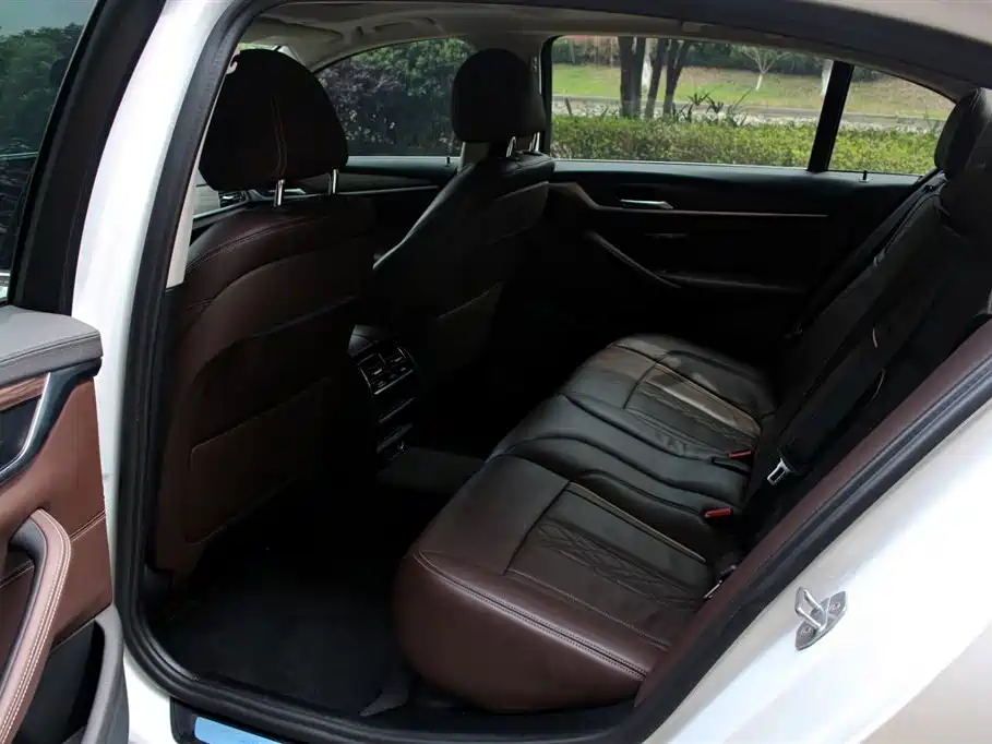 BMW 5 Series New Energy — фото 9