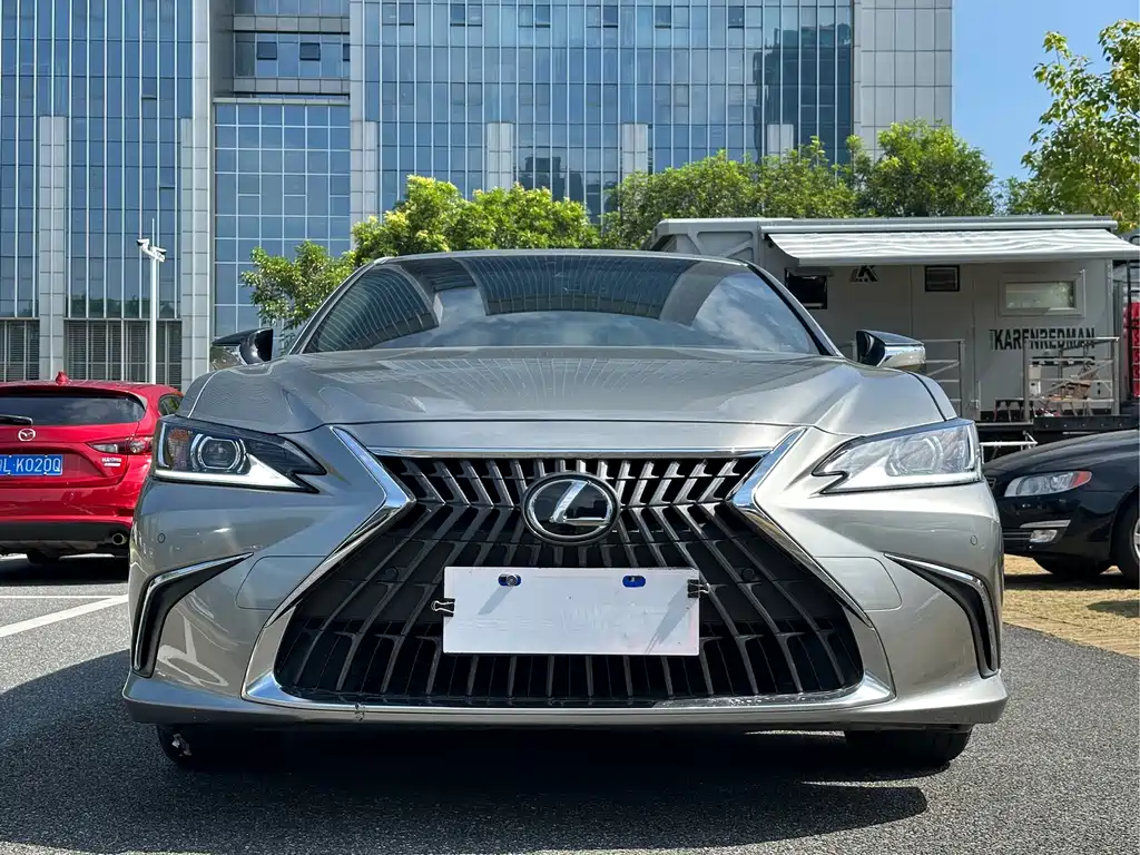 Lexus ES — фото 2