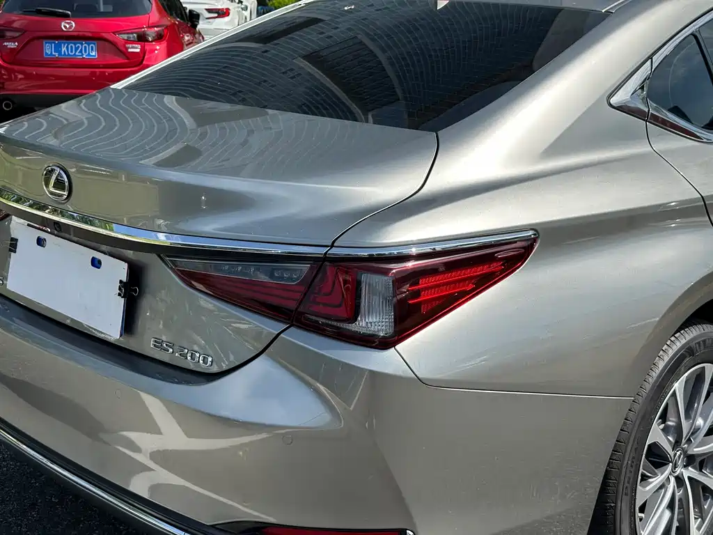 Lexus ES — фото 14