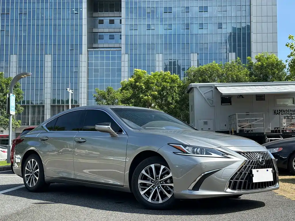 Lexus ES — фото 3